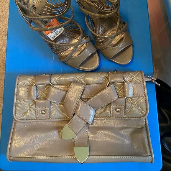 Dollhouse heels size 8, never used and one (1) Chinese Laundry Clutch - Picture 1 of 3